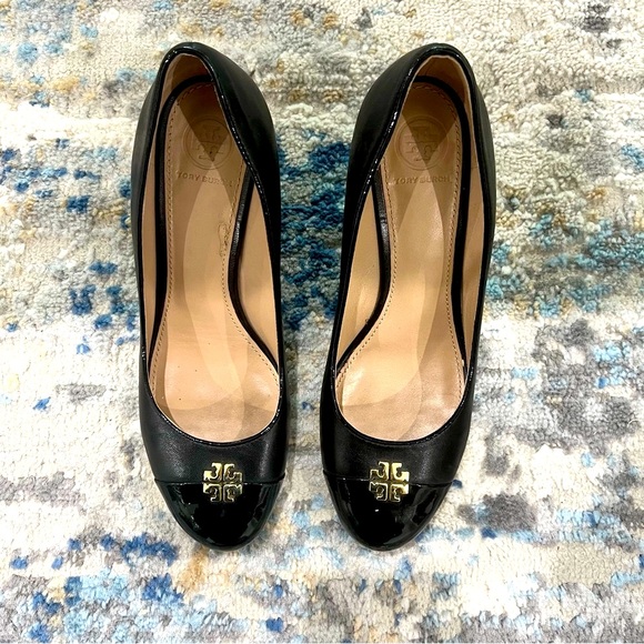 Tory Burch Women's Black Leather Heels! :) - Picture 5 of 5